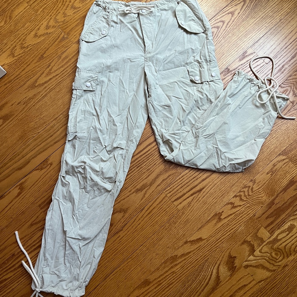 small Women's Cream Cargo Pants